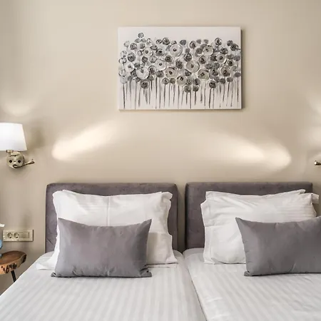 Pietra Caves * Литакия