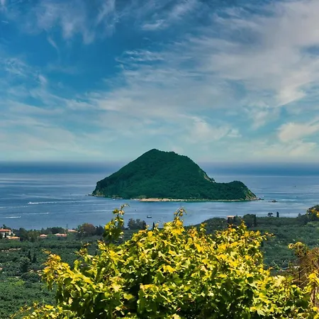 Pietra Caves Литакия