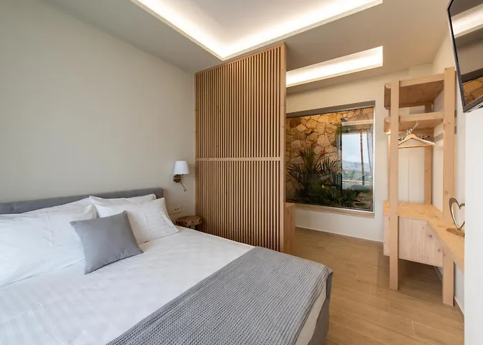 Pietra Caves Λιθακιά